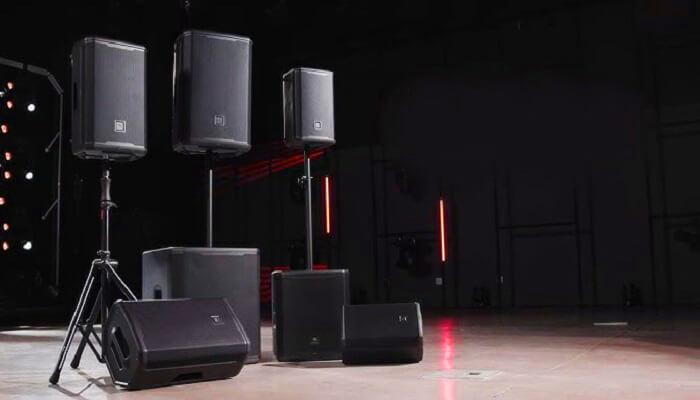Line Array Speakers on Rent in Delhi for Large Concerts